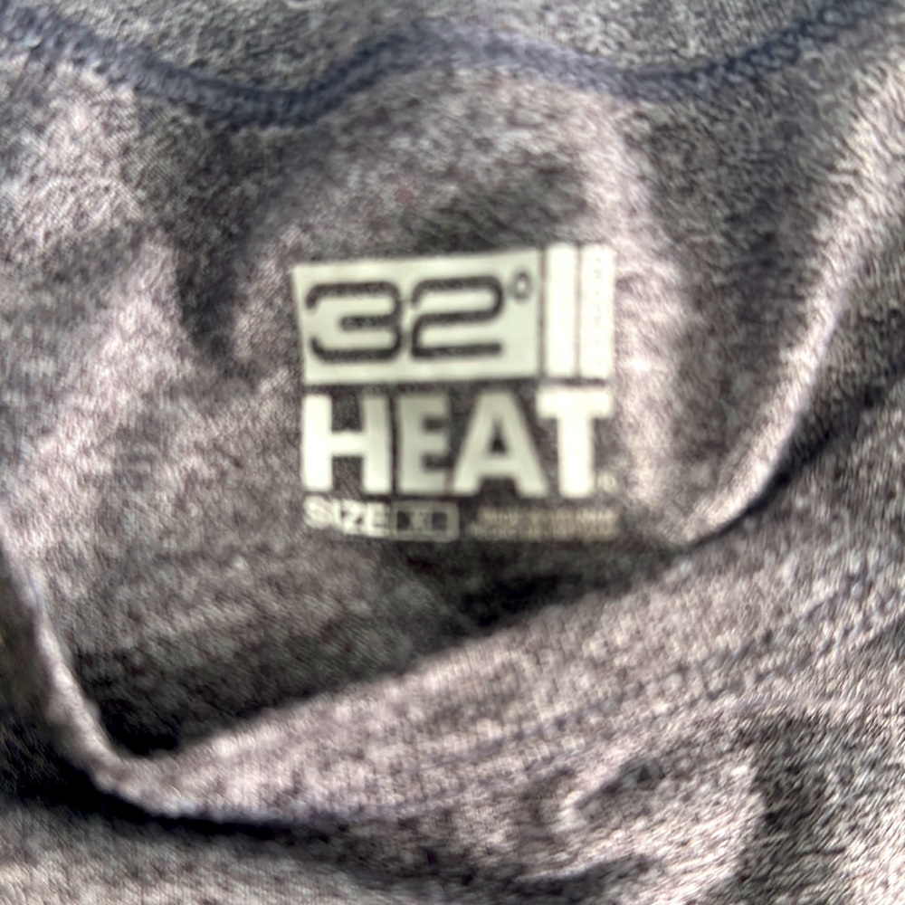 Men’s Size XL 32 degrees long sleeve under shirt. 2 shirts: one grey, one white - Picture 2 of 3